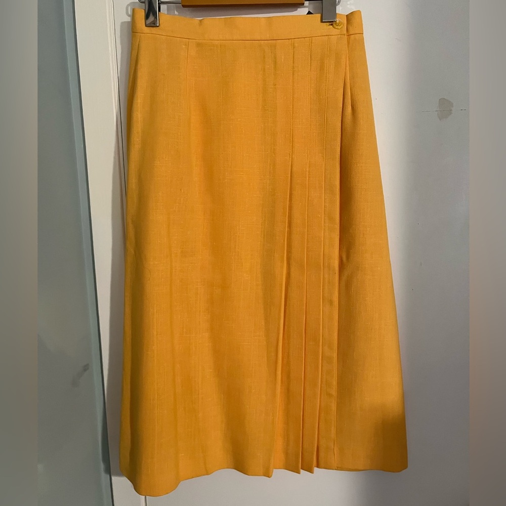 Elegant Perruzza Pleated Wrap Midi Skirt. Waist 27”